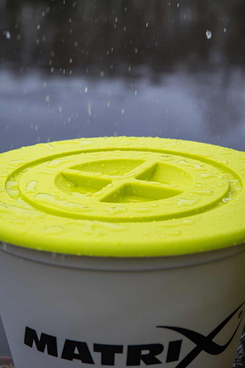 Matrix Bucket Matrix 17L Groundbait Bucket with Lid – Durable & Compact