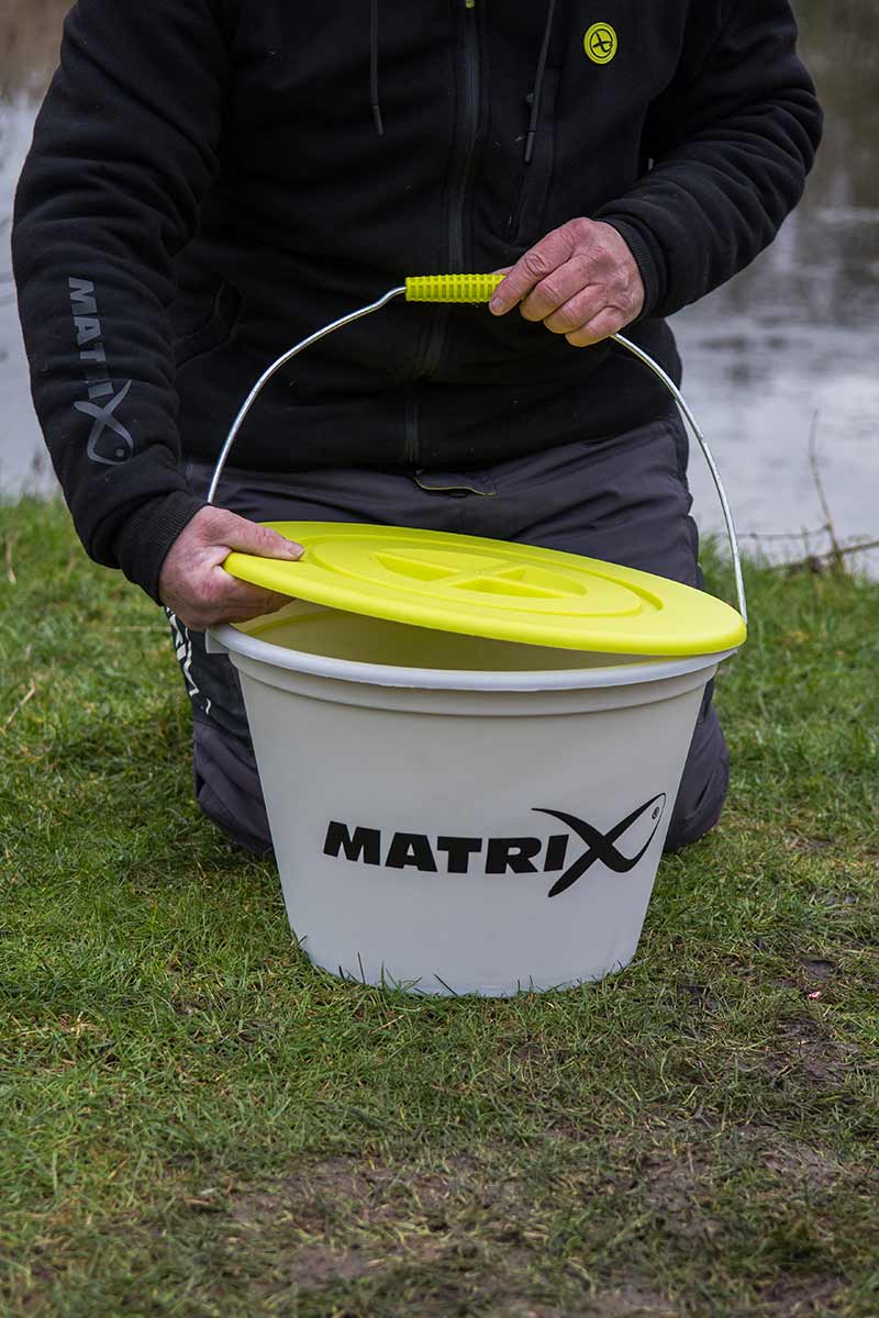 Matrix Bucket Matrix 17L Groundbait Bucket with Lid – Durable & Compact